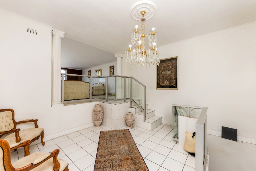 6 Bedroom Property for Sale in Walmer Estate Western Cape